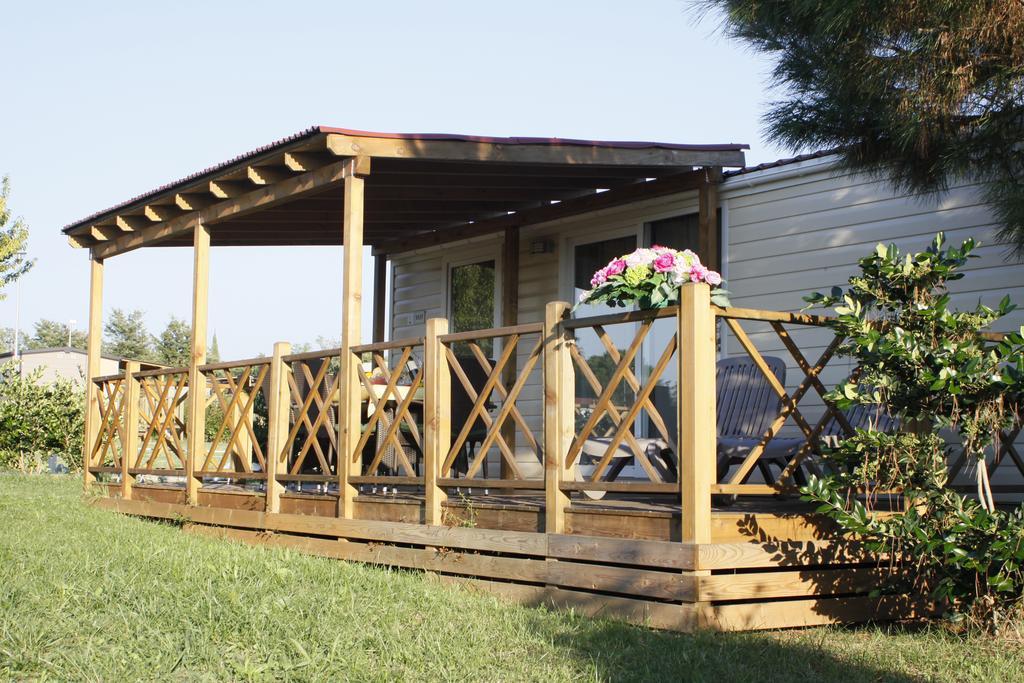 Mobile Homes Relax Park Umag Karigador Esterno foto
