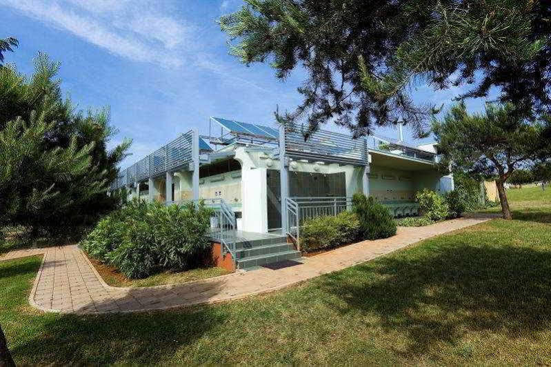 Mobile Homes Relax Park Umag Karigador Esterno foto